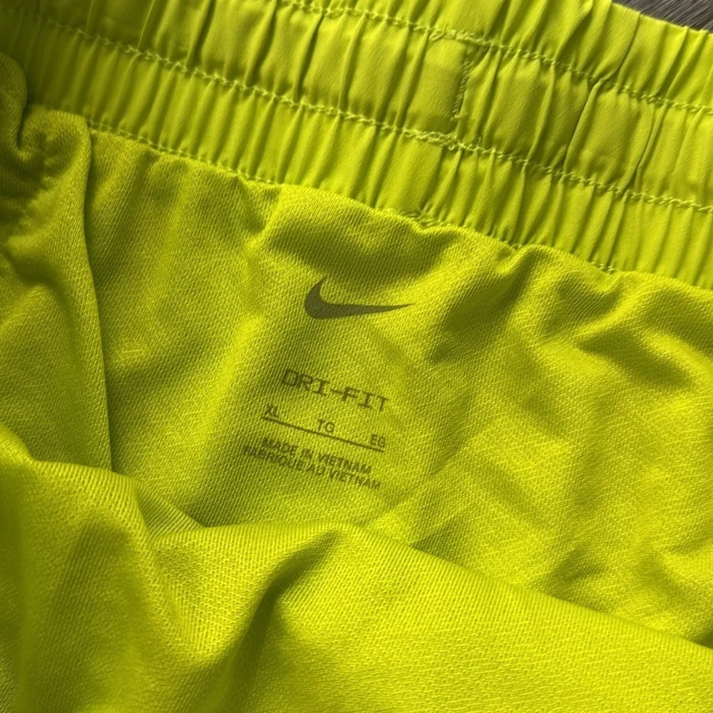 Nike One Loose Fit Kids Size L & XL Shorts New With Tags